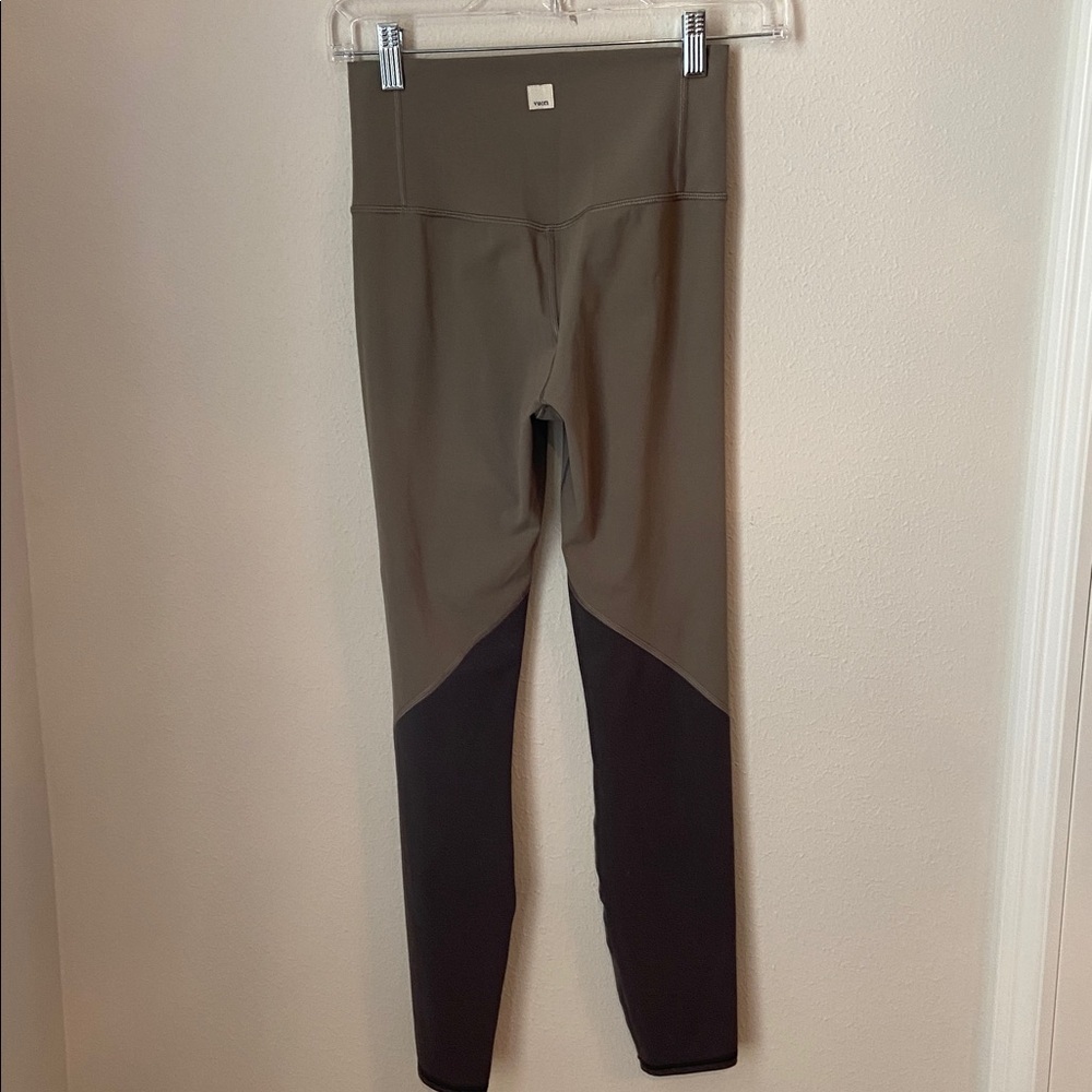 Vuori High Rise Leggings 25” Inseam Olive Brown Colorblock XS - Picture 2 of 5